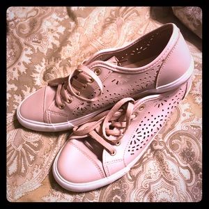 Restricted brand shoes